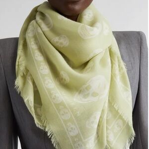 MCQUEEN Skull Print Wool Fringe Scarf Green